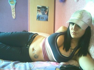 Amateur Girls Facebook pics and more; Amateur Babe Brunette Teen Stylish 