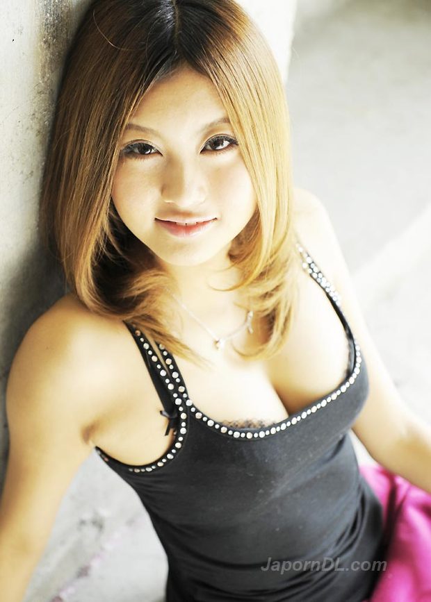 ...; Asian Babe Julia Shinosaki Non Nude 