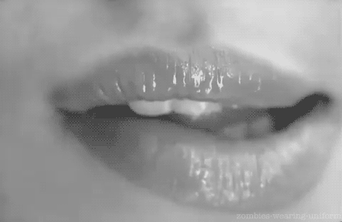 ...; GIF Hot Lips 